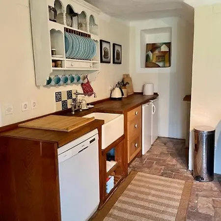 Vintage House Hancnel